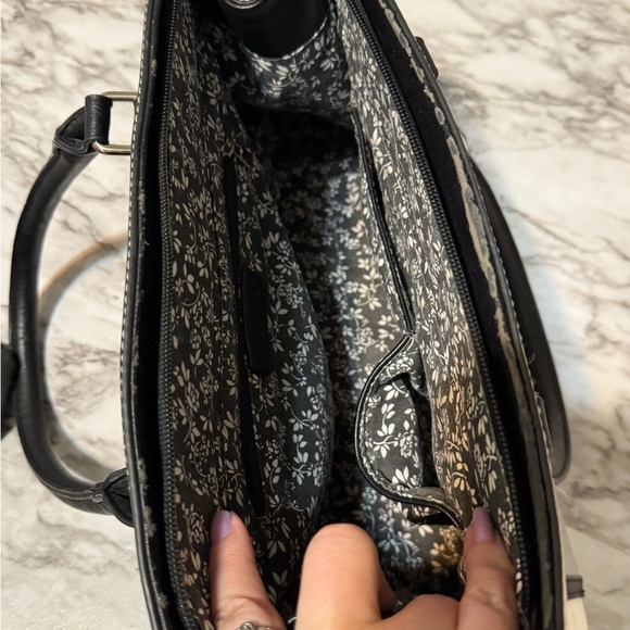 Chic Black and Gray Satchel bag with Structured Design - Picture 6 of 8